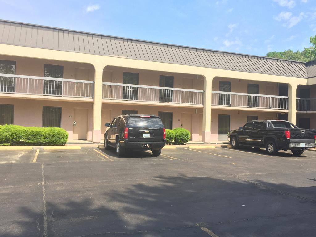 Grenada Inn מראה חיצוני תמונה