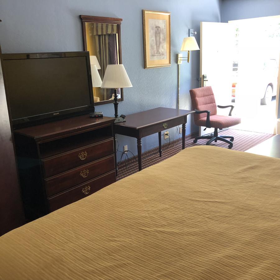 Grenada Inn מראה חיצוני תמונה